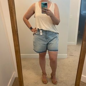 Loft 90s high rise curvy jean short